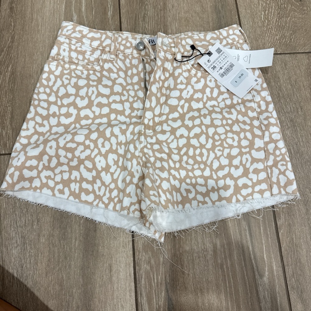 Zara Tan and White leopard print Women's Shorts